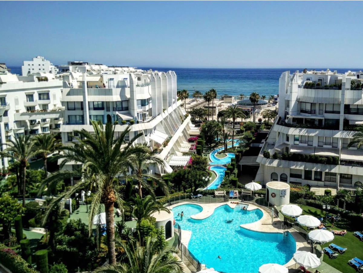 4 Bed, 4 Bath, ApartmentFor Sale, Marbella, Malaga