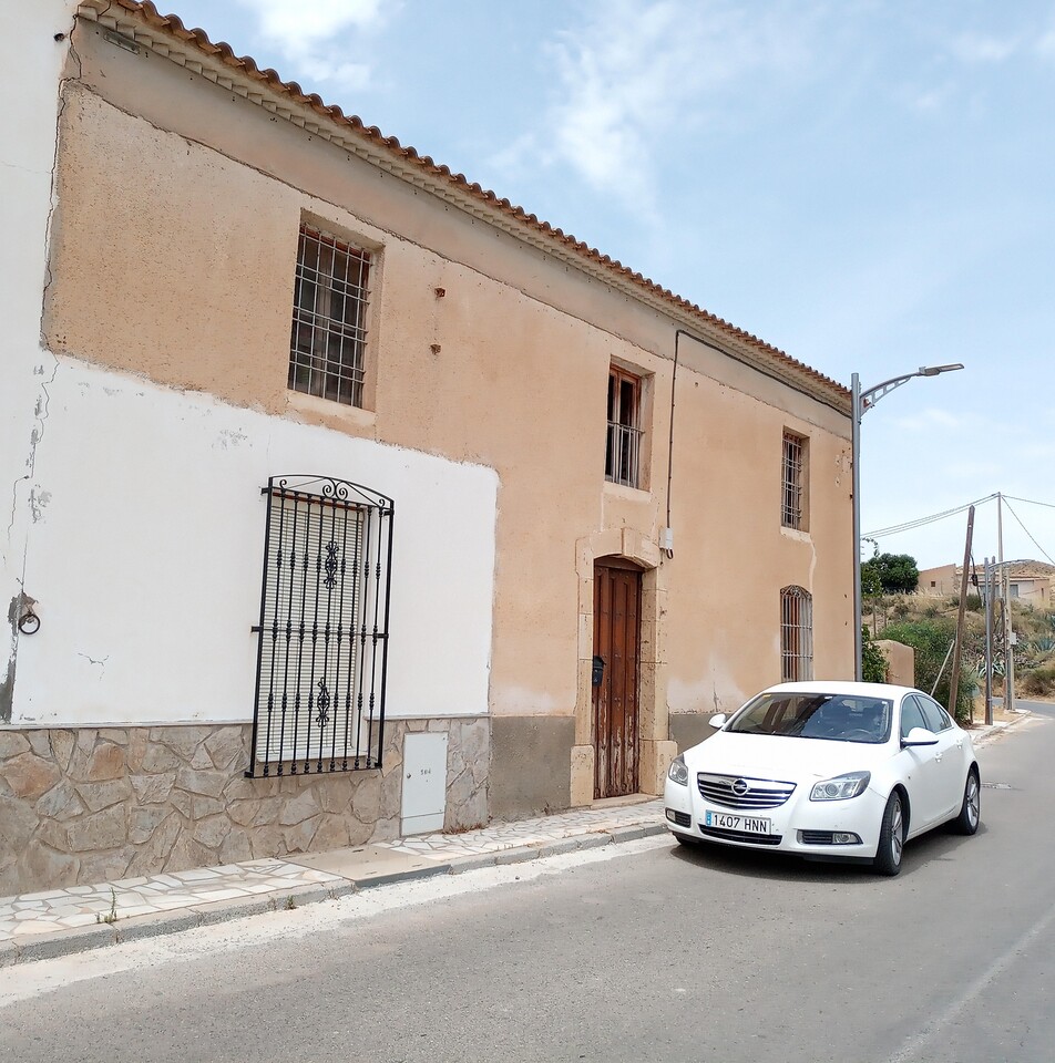 5 Bed, 1 Bath, HouseFor Sale, Arboleas, Almería, 04660