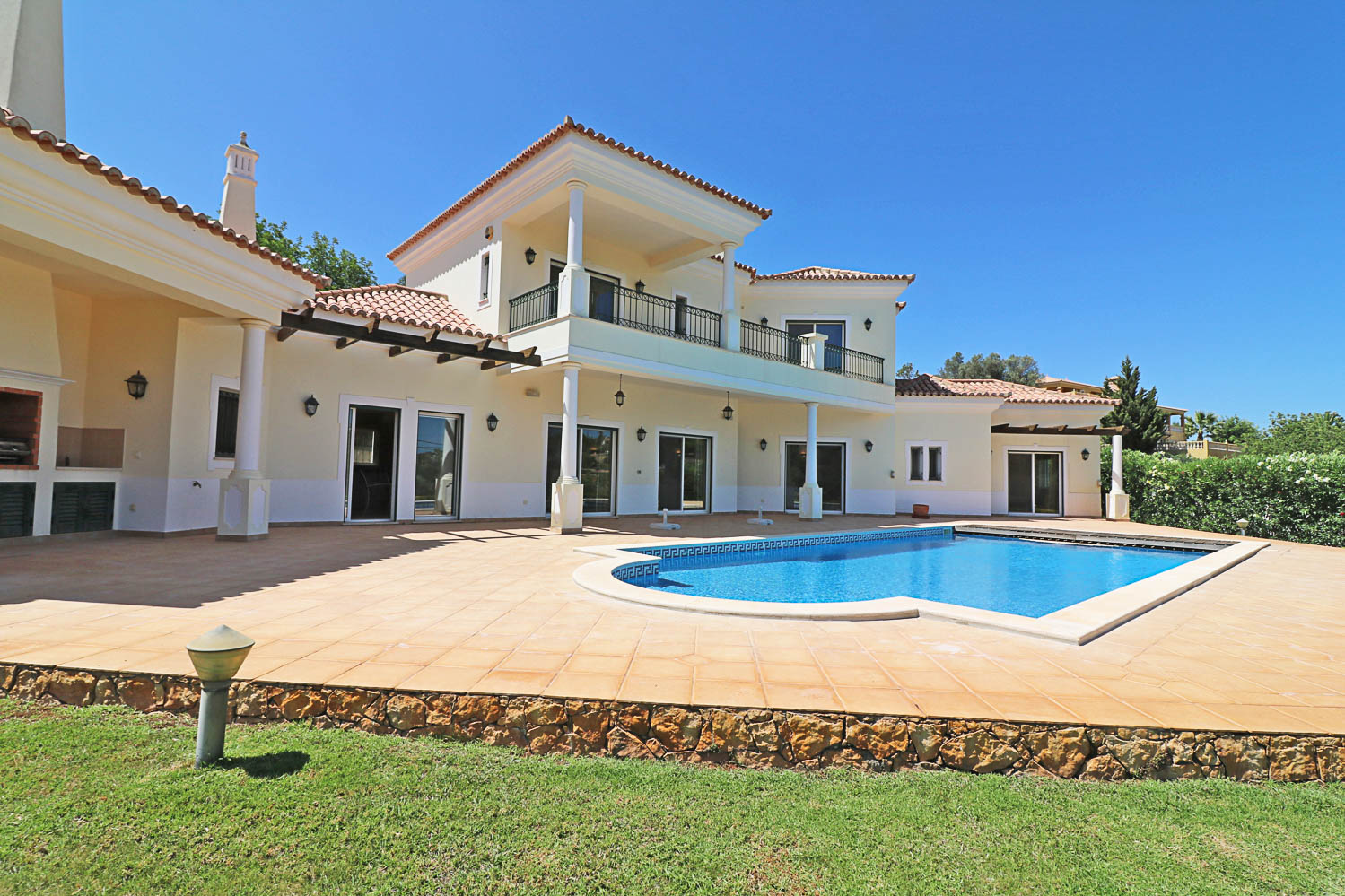 4 Bed, 5 Bath, HouseFor Sale, Spacious Four Bedroom Villa with Heated Swimming P, Algarve