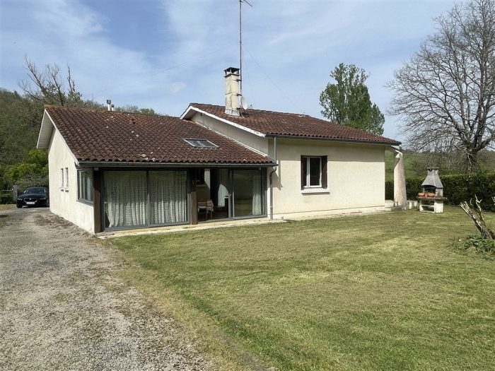 3 Bed, HouseFor Sale, Auch, Gers, Midi-Pyrenees, 32000